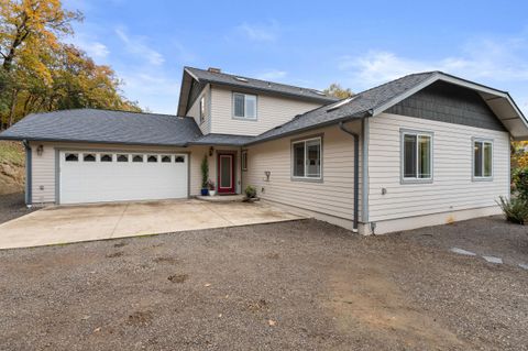 Tiny photo for 7907 Rapp Lane, Talent, OR 97540 (MLS # 220211583)