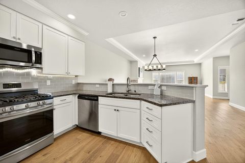 Tiny photo for 436 Cheney Loop, Central Point, OR 97502 (MLS # 220214066)