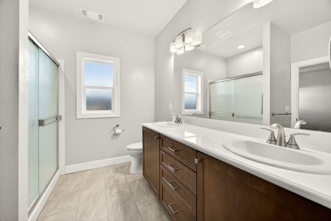 Tiny photo for 436 Cheney Loop, Central Point, OR 97502 (MLS # 220214066)