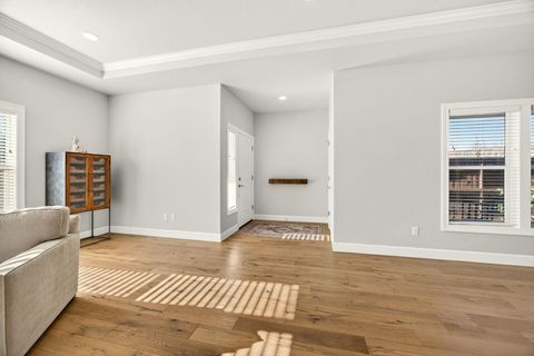 Tiny photo for 436 Cheney Loop, Central Point, OR 97502 (MLS # 220214066)