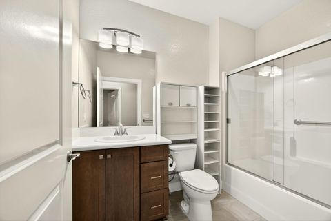 Tiny photo for 436 Cheney Loop, Central Point, OR 97502 (MLS # 220214066)