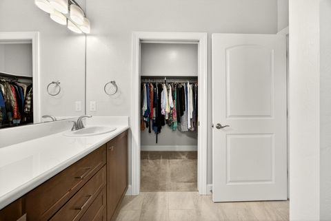 Tiny photo for 436 Cheney Loop, Central Point, OR 97502 (MLS # 220214066)