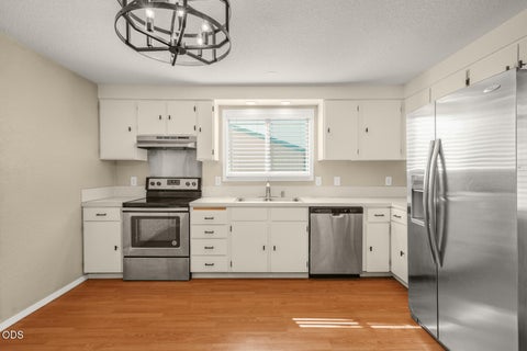 Tiny photo for 1245 SE Germond Avenue, Roseburg, OR 97470 (MLS # 220222614)