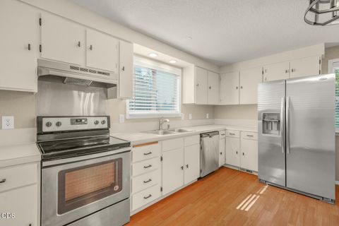 Tiny photo for 1245 SE Germond Avenue, Roseburg, OR 97470 (MLS # 220222614)