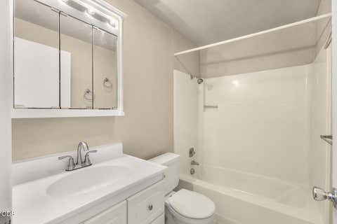 Tiny photo for 1245 SE Germond Avenue, Roseburg, OR 97470 (MLS # 220222614)