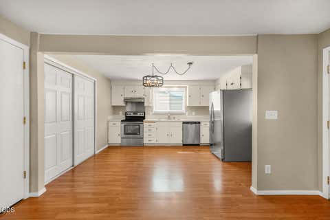 Tiny photo for 1245 SE Germond Avenue, Roseburg, OR 97470 (MLS # 220222614)