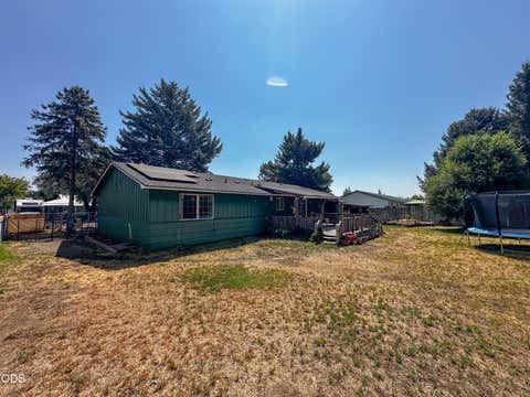 Tiny photo for 3037 Juniper Place, Malin, OR 97632 (MLS # 220226630)