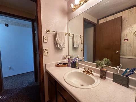 Tiny photo for 3037 Juniper Place, Malin, OR 97632 (MLS # 220226630)