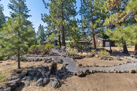 Tiny photo for 20518 Pine Vista Drive, Bend, OR 97702 (MLS # 220217556)