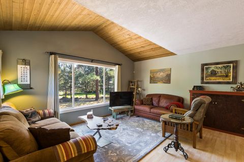 Tiny photo for 20518 Pine Vista Drive, Bend, OR 97702 (MLS # 220217556)