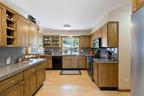 Tiny photo for 20518 Pine Vista Drive, Bend, OR 97702 (MLS # 220217556)