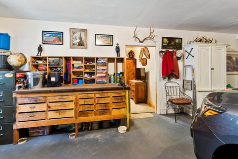 Tiny photo for 20518 Pine Vista Drive, Bend, OR 97702 (MLS # 220217556)