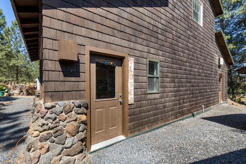 Tiny photo for 20518 Pine Vista Drive, Bend, OR 97702 (MLS # 220217556)