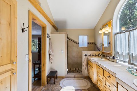 Tiny photo for 20518 Pine Vista Drive, Bend, OR 97702 (MLS # 220217556)