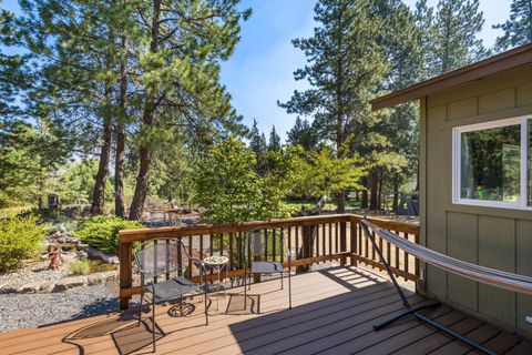 Tiny photo for 20518 Pine Vista Drive, Bend, OR 97702 (MLS # 220217556)