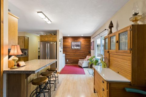 Tiny photo for 20518 Pine Vista Drive, Bend, OR 97702 (MLS # 220217556)