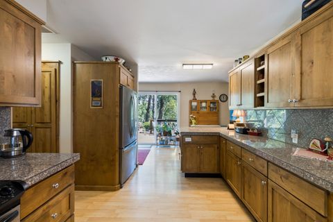 Tiny photo for 20518 Pine Vista Drive, Bend, OR 97702 (MLS # 220217556)