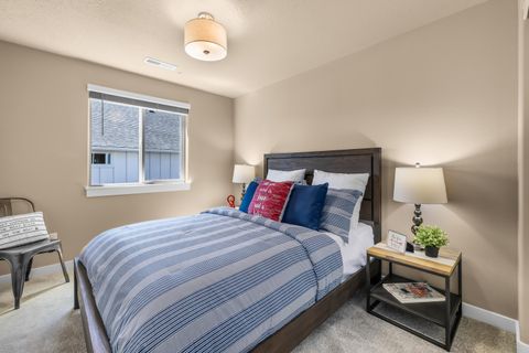 Tiny photo for 3470 NW 7th Street, Redmond, OR 97756 (MLS # 220213602)