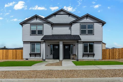 Tiny photo for 3470 NW 7th Street, Redmond, OR 97756 (MLS # 220213602)