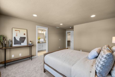 Tiny photo for 3470 NW 7th Street, Redmond, OR 97756 (MLS # 220213602)