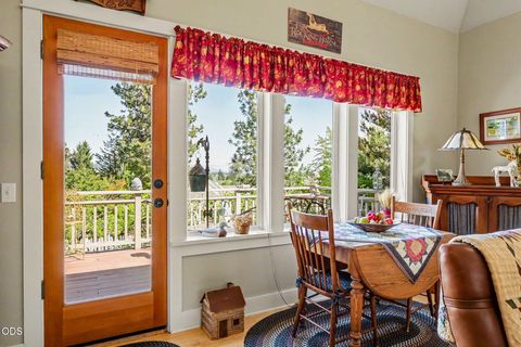 Tiny photo for 120 Wells Fargo Drive, Jacksonville, OR 97530 (MLS # 220223297)