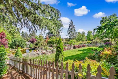 Tiny photo for 120 Wells Fargo Drive, Jacksonville, OR 97530 (MLS # 220223297)