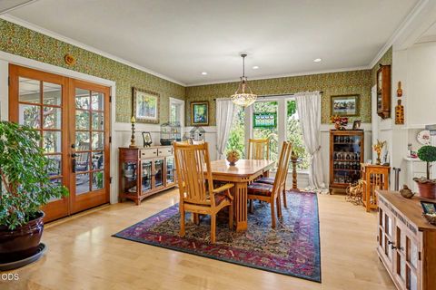 Tiny photo for 120 Wells Fargo Drive, Jacksonville, OR 97530 (MLS # 220223297)