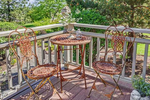 Tiny photo for 120 Wells Fargo Drive, Jacksonville, OR 97530 (MLS # 220223297)