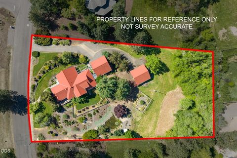 Tiny photo for 120 Wells Fargo Drive, Jacksonville, OR 97530 (MLS # 220223297)