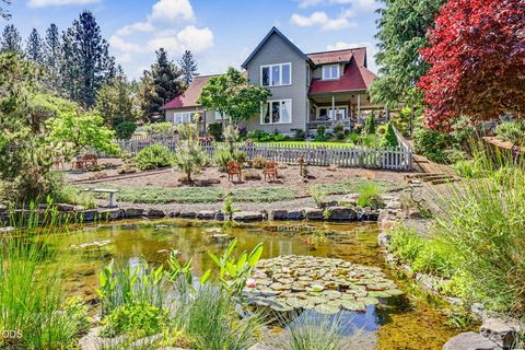 Tiny photo for 120 Wells Fargo Drive, Jacksonville, OR 97530 (MLS # 220223297)
