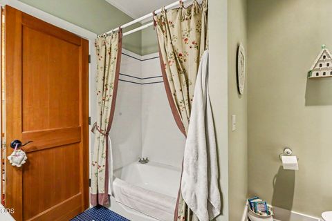 Tiny photo for 120 Wells Fargo Drive, Jacksonville, OR 97530 (MLS # 220223297)