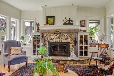Tiny photo for 120 Wells Fargo Drive, Jacksonville, OR 97530 (MLS # 220223297)