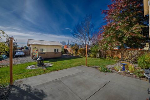 Tiny photo for 2424 SW Pumice Avenue, Redmond, OR 97756 (MLS # 220213558)