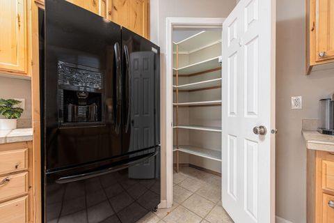 Tiny photo for 2424 SW Pumice Avenue, Redmond, OR 97756 (MLS # 220213558)