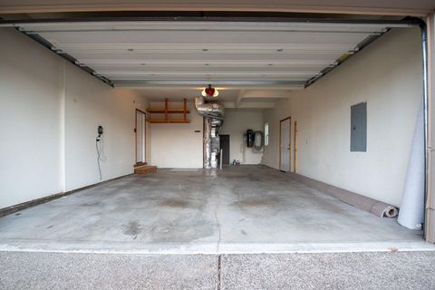 Tiny photo for 2424 SW Pumice Avenue, Redmond, OR 97756 (MLS # 220213558)