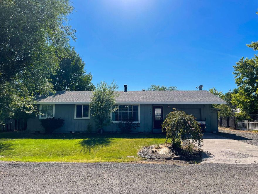 Ever want to live in a small town? Look no further, this home features new flooring. There is plenty of room to entertain guests in the large fenced backyard and patio. RV parking is right off the driveway. This home is located on a dead-end street in a very quiet and friendly neighborhood, within walking distance of the City pool and park. Come take a look today and make this your home.