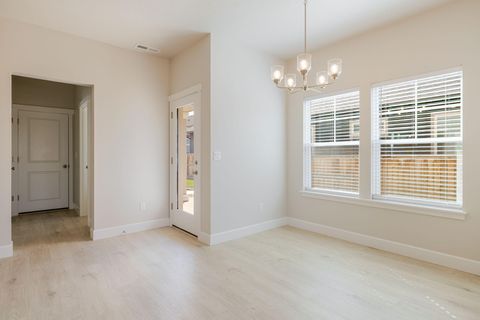 Tiny photo for 868 NW 19th Street, Redmond, OR 97756 (MLS # 220219241)