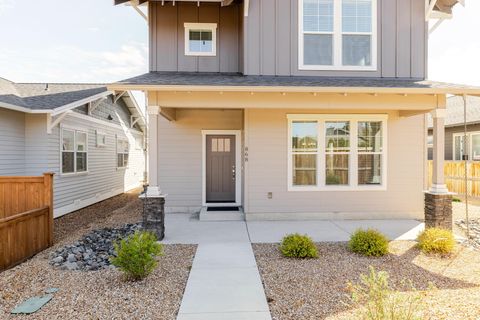 Tiny photo for 868 NW 19th Street, Redmond, OR 97756 (MLS # 220219241)