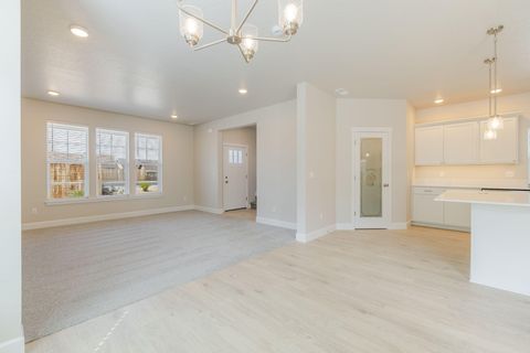 Tiny photo for 868 NW 19th Street, Redmond, OR 97756 (MLS # 220219241)