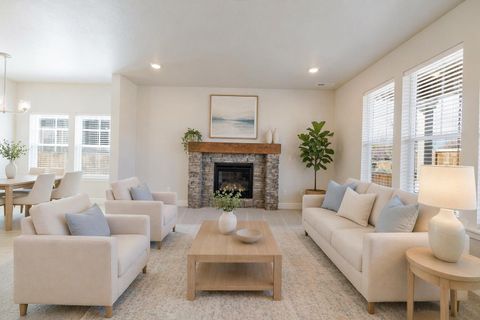 Tiny photo for 868 NW 19th Street, Redmond, OR 97756 (MLS # 220219241)