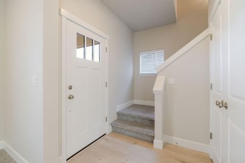 Tiny photo for 868 NW 19th Street, Redmond, OR 97756 (MLS # 220219241)