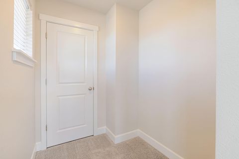 Tiny photo for 868 NW 19th Street, Redmond, OR 97756 (MLS # 220219241)