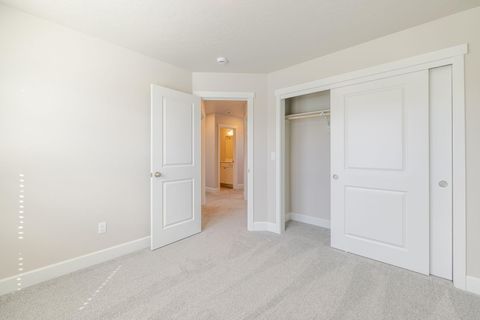 Tiny photo for 868 NW 19th Street, Redmond, OR 97756 (MLS # 220219241)