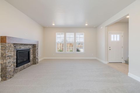 Tiny photo for 868 NW 19th Street, Redmond, OR 97756 (MLS # 220219241)