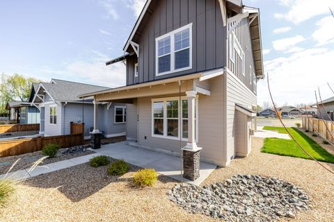 Tiny photo for 868 NW 19th Street, Redmond, OR 97756 (MLS # 220219241)