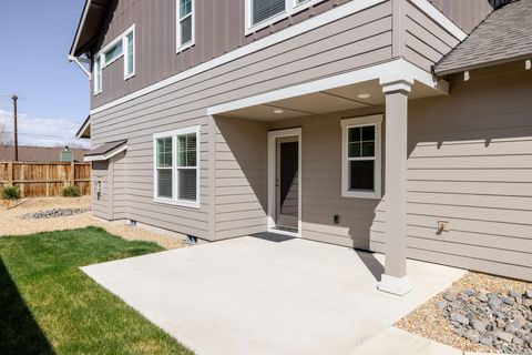 Tiny photo for 868 NW 19th Street, Redmond, OR 97756 (MLS # 220219241)