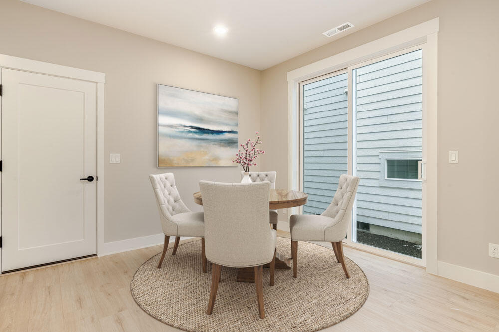 3863 NE Petrosa Avenue