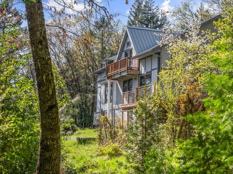 Photo of 827 Tyler Creek Road, Ashland, OR 97520 (MLS # 220212828)