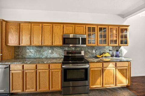 Tiny photo for 10060 Butte Falls Highway, Eagle Point, OR 97524 (MLS # 220220102)