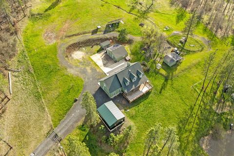 Tiny photo for 10060 Butte Falls Highway, Eagle Point, OR 97524 (MLS # 220220102)